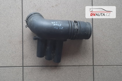 Hrdlo sání vzduchu 04E129651D